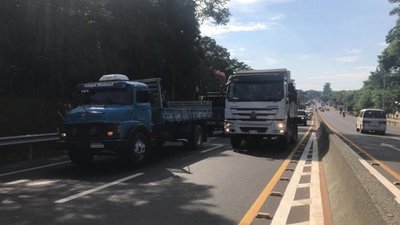 Ladrillazo: oleros estacionarán camiones y marcharán en microcentro - 730am - ABC Color