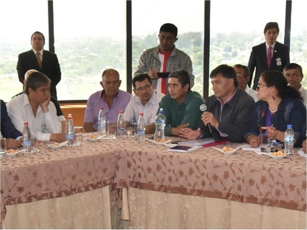 Manifestantes piden reunión con presidentes de los tres poderes del Estado | Paraguay en Noticias