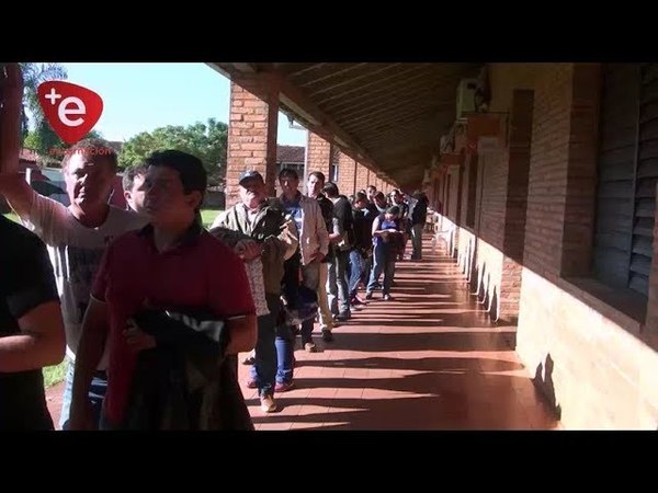 ENCARNACIÓN LARGA FILA DE CONTRIBUYENTES PARA EL PAGO DE IMPUESTOS