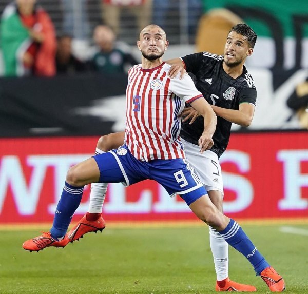 “Cátedra de fútbol” de México a Paraguay - Deportes - ABC Color
