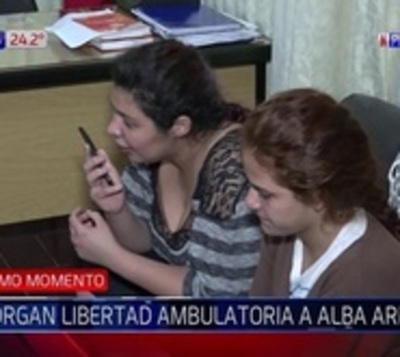 Liberan a Alba Armoa, procesada por el caso quíntuple homicidio - Paraguay.com