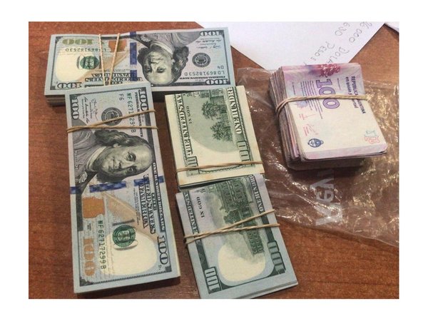Argentinos detenidos por tener USD 20.000 en una maleta