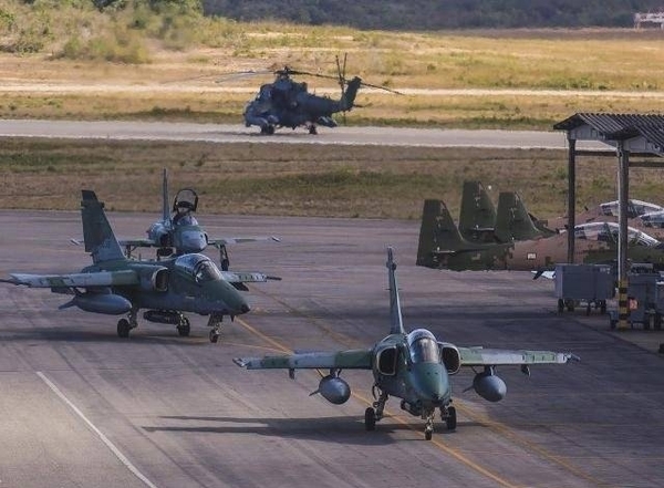 HOY / Comando aéreo conjunto para combatir a narcos, propone Evo Morales al gobierno
