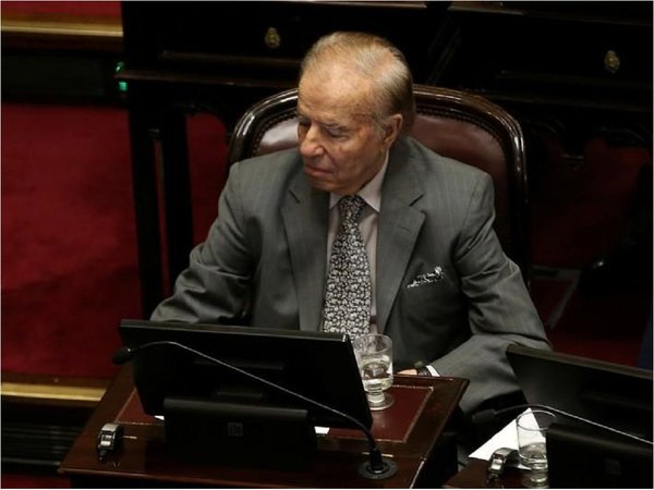 Condenan a expresidente Menem a tres años y nueve meses de prisión