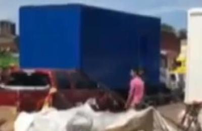 Turba agredió a comitiva fiscal en el Mercado de Abastos  - C9N