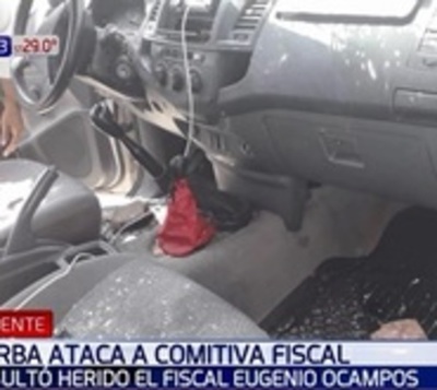 Atacan a piedrazos a comitiva fiscal en zona del Abasto - Paraguay.com