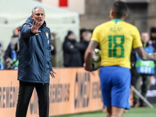 Una Brasil sin chispa espera la vuelta de Neymar para recuperar la ilusión