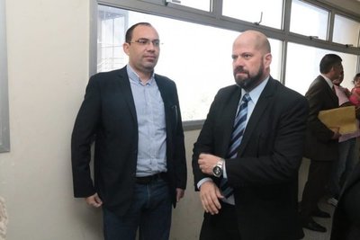 Suspenden audiencia de Fernández Lippmann y Cristian León - 730am - ABC Color
