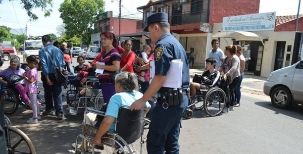 HOY / Protesta por falta de remedio y muere de infarto: tragedia que desnuda crisis sanitaria