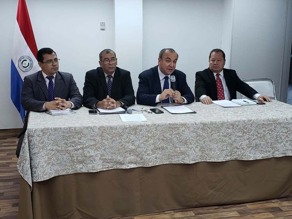 MEC no previó falta de docentes por jubilación