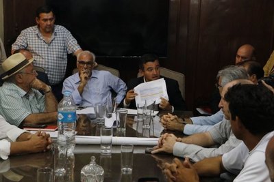 Ladrillazo: MEC llega a un acuerdo con manifestantes - 730am - ABC Color