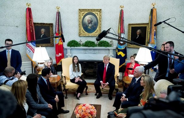 Trump dice que la fuerza militar de Rusia “tiene que salir” de Venezuela - Edicion Impresa - ABC Color