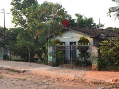 Mujer fue encontrada muerta en su cama con cuatro tiros en el pecho