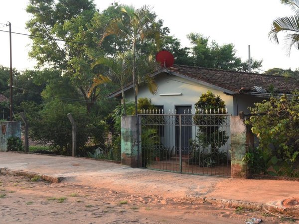 Mujer fue encontrada muerta en su cama con cuatro tiros en el pecho