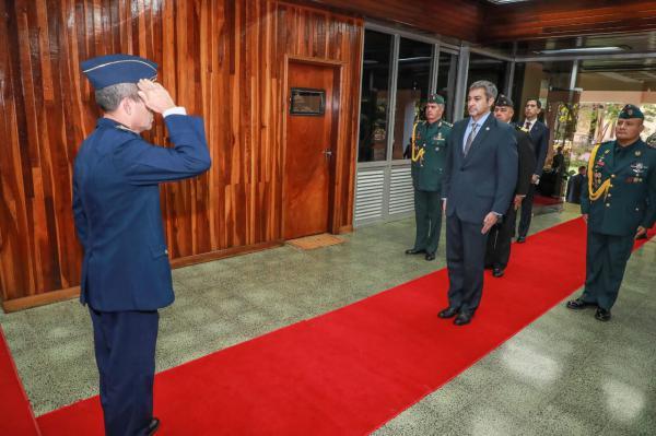 Presidente inicia agenda en Comando en Jefe y luego se trasladará al Palacio de Gobierno