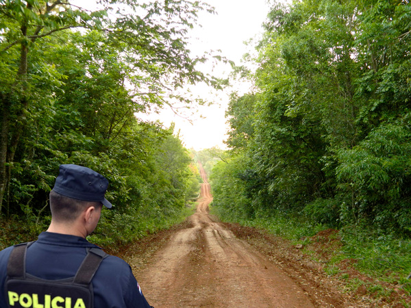 Raptan y violan a una adolescente de 15 años en un camino vecinal de Chino Cué