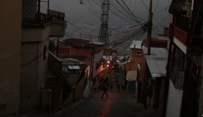 Venezuela: Tercer día sin luz, clases ni jornada laboral