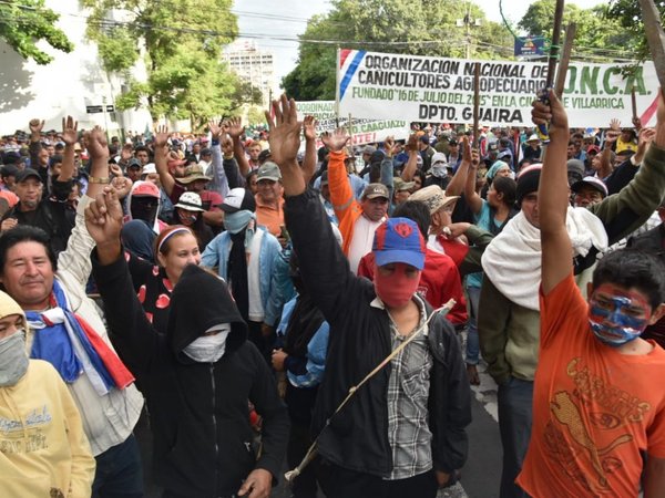 Campesinos e indígenas critican falta de respuesta de Mario Abdo