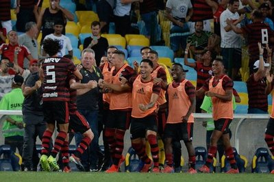 Técnico es hospitalizado después de ganar el clásico - Deportes - ABC Color