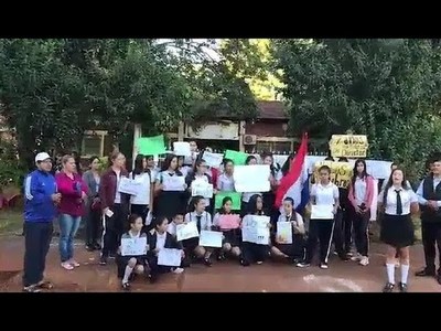 ESTUDIANTES SE MOVILIZAN POR FALTA DE RUBROS EN YATYTAY