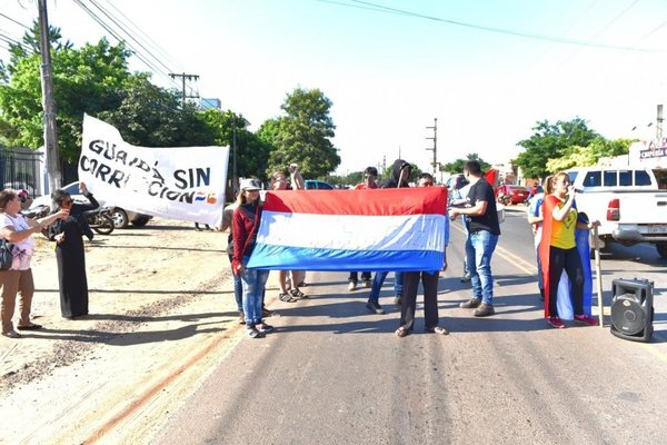 Guaireños se manifiestan contra sobrefacturaciones | Paraguay en Noticias