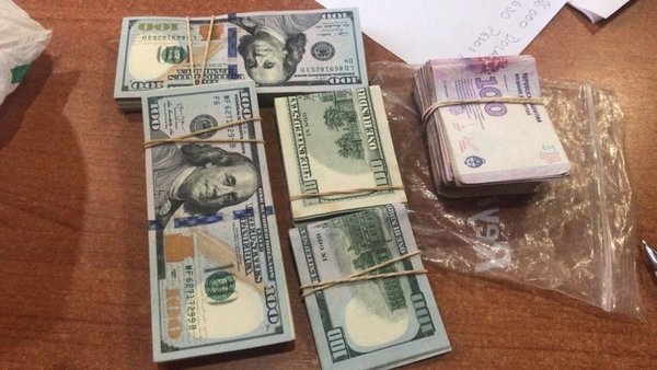 Detienen a argentinos con millonaria suma de dinero - Nacionales - ABC Color