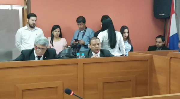 Jueza de faltas utilizó horario laboral para defender caso del edil Carlos Ferreira | San Lorenzo Py