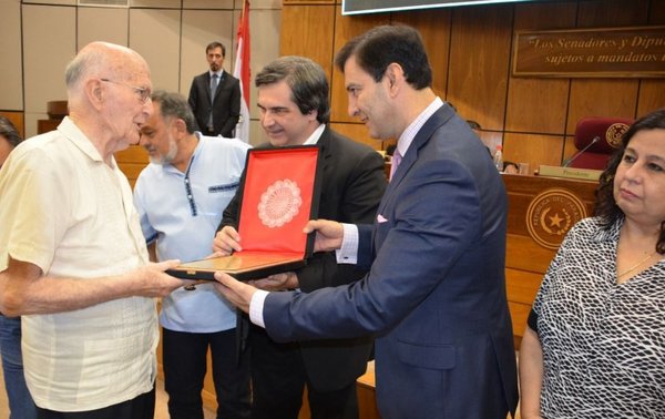 Pa’i Oliva pide no dividir a la sociedad entre derecha e izquierda - Nacionales - ABC Color