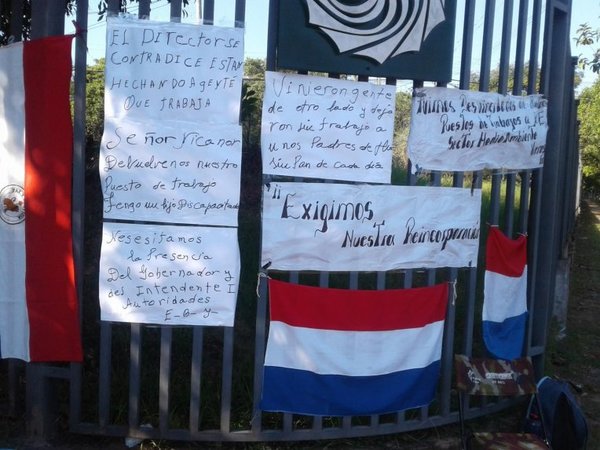 Despedidos insisten en reincorporación | Paraguay en Noticias