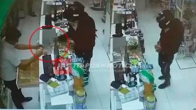 INVESTIGADORES ALLANAN VIVIENDA EN BUSCA DE ASALTANTES