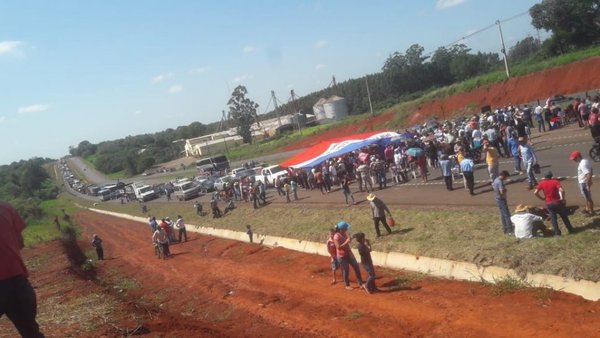 Cierran ruta en Juan León Mallorquín | Paraguay en Noticias