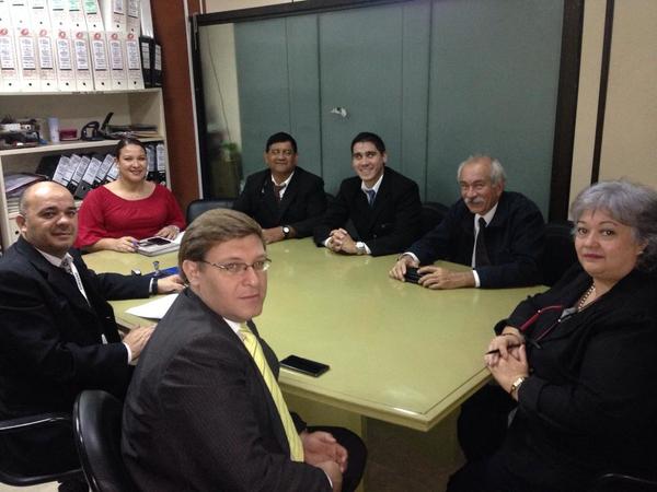 Ministerio logra destrabar huelga de funcionarios de Registros Públicos | Paraguay en Noticias