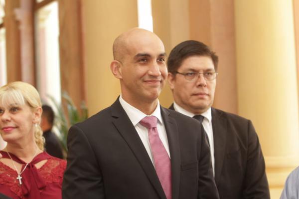 Lanzan concurso para cubrir 877 vacancias en 9 Regiones Sanitarias