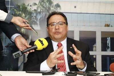 Dirigentes de la ANR retiran su apoyo al Director de la Itaipú