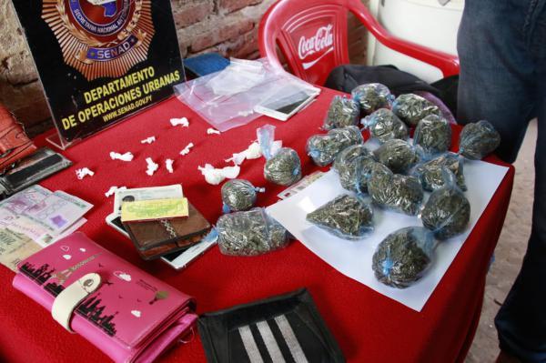 Desarticulan clan familiar que distribuía drogas a estudiantes - ADN Paraguayo
