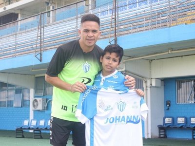 Bautizan a un paraguayo como Messi do Gauchão