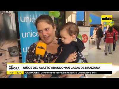 Niños del abasto abandonan las cajas de manzanas - Tv - ABC Color