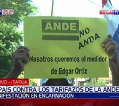 Ciudadanos coparon calles en reclamo a tarifazos de la ANDE - Paraguay.com