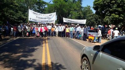 San Pedro: campesinos cierran ruta para apoyar movilización de Asunción