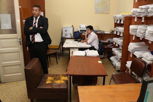 Senadores piden llamar a candidatos para nuevo Defensor del Pueblo