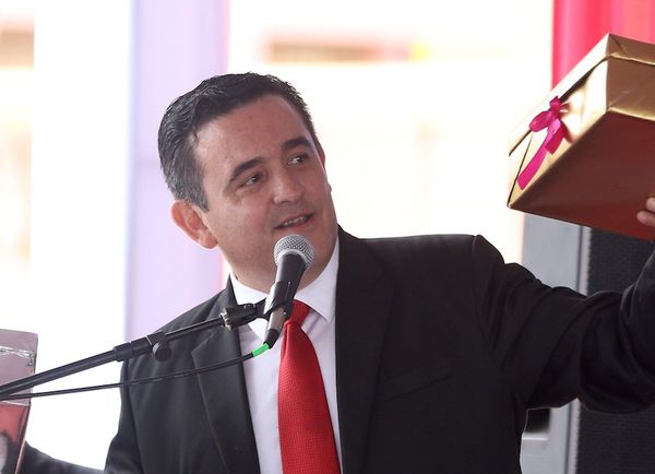 Todos contra Eduardo Petta
