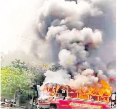 Se incendió un bus de la Línea 28 - Edicion Impresa - ABC Color