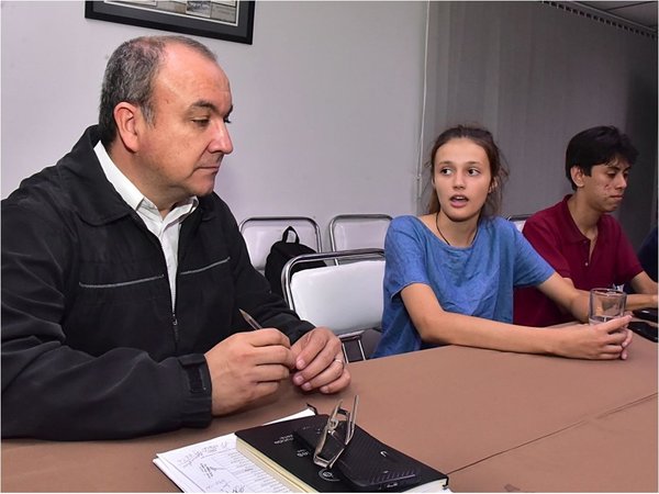 Alumnos darán clases frente al MEC si no resuelven la falta de rubros