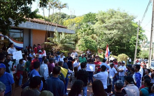 Larga tortura por cierre de ruta en Mallorquín - Edicion Impresa - ABC Color