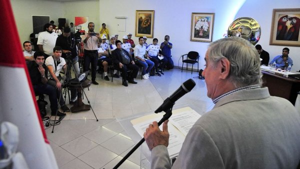 Presentación al son de “Patria Querida” - Edicion Impresa - ABC Color