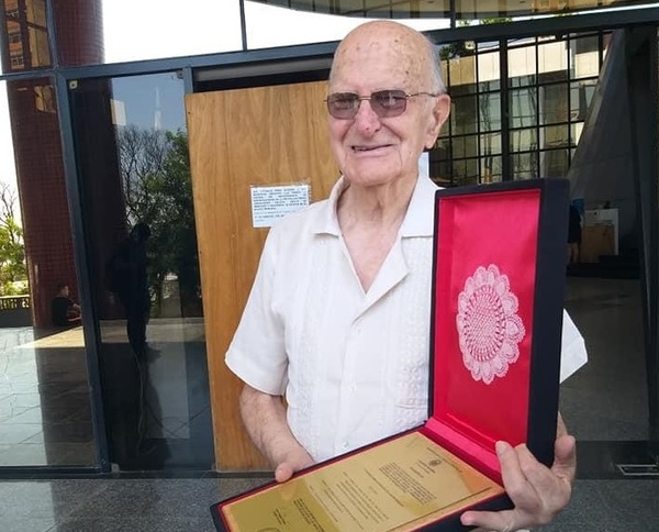 Senado homenajeó al "padre Oliva", referente de la causa social en Paraguay » Ñanduti