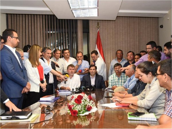 Campesinos e indígenas logran acuerdo con el Gobierno | Paraguay en Noticias
