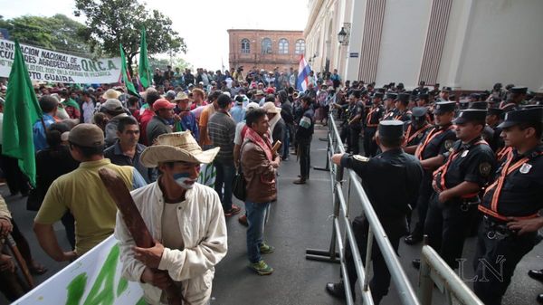 Campesinos vuelven a sus comunidades tras firma de acuerdo