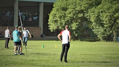 Colegio de Loma Plata: Motivan a la práctica de atletismo premiando con asado