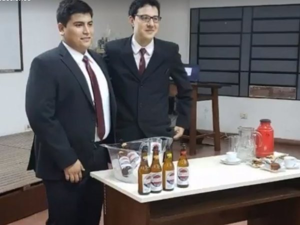 Hicieron su tesis sobre cerveza con almidón y cedrón